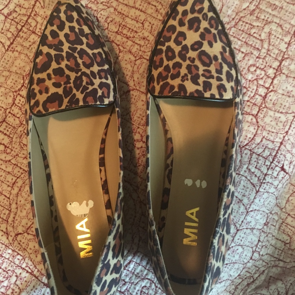 Leopard print dress shoes
